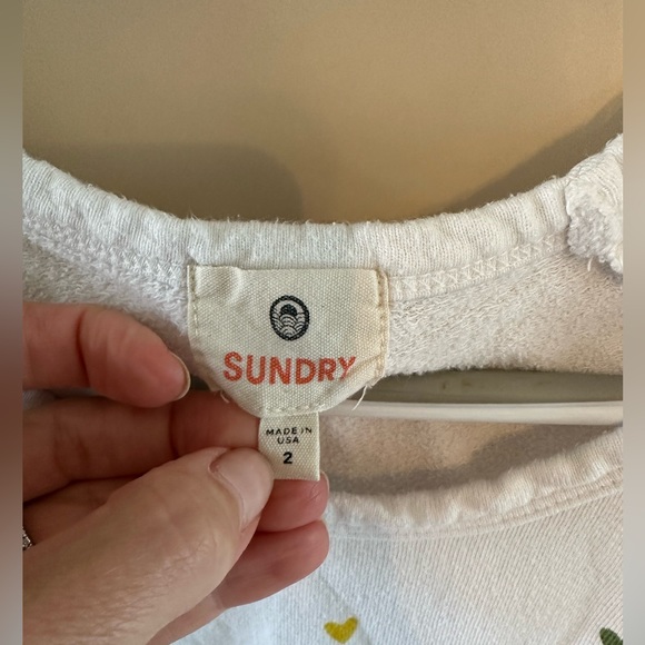 Sundry sweatshirt size 2 medium white with hearts - Picture 2 of 3